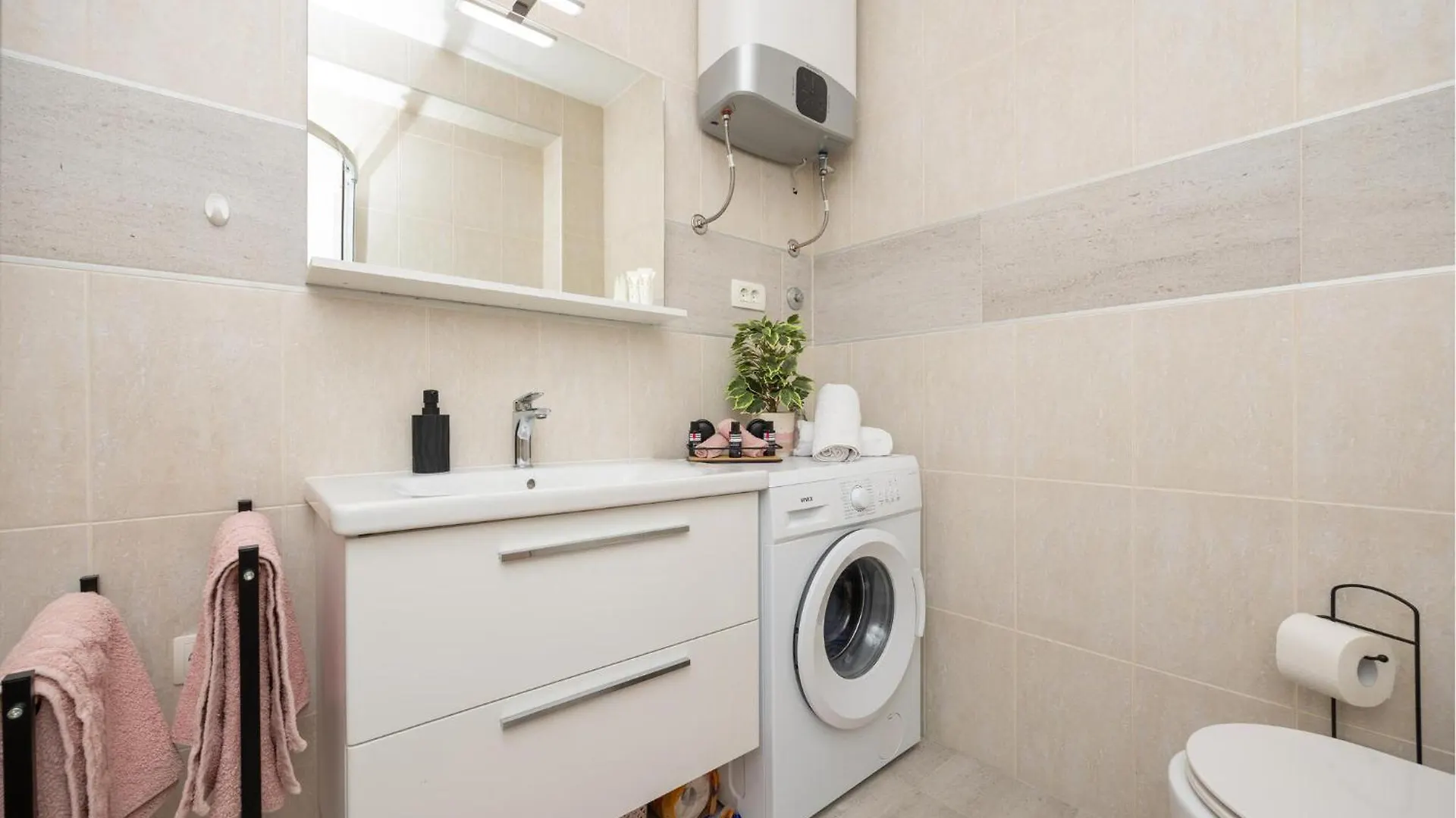 Stunning Apartment In Seget Donji Trogir 0*,